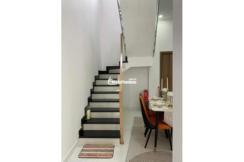 Bán nhà sát căn mặt tiền đường Tỉnh Lộ 10, DT 63m2, xây mới 1 trệt, 1 lầu